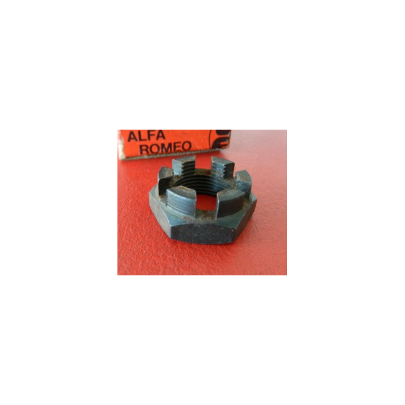Lower crown nut for steering box