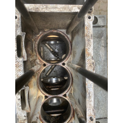 Engine block Alfa Romeo 105 2000 incl. timing cover