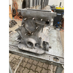 Engine block Alfa Romeo 105 2000 incl. timing cover