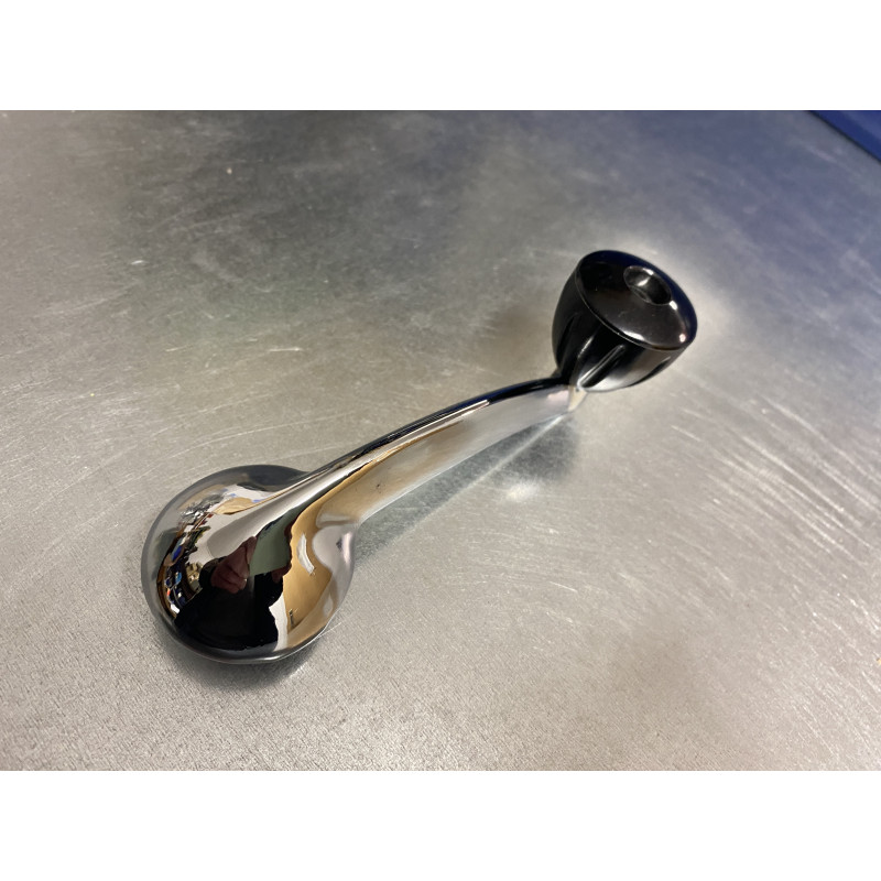 Window winder - cross attachment