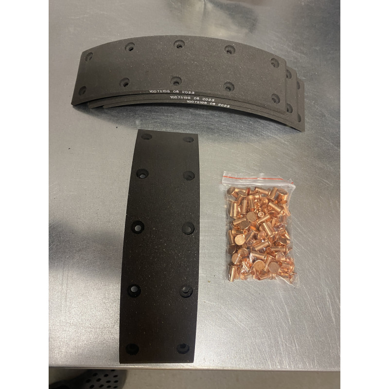 Bremsbeläge (Satz, 4 Stk.) inkl. Nieten, vorne, 2-Backenbremse für Backe 1365.53.043