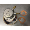 Mechanische Benzinpumpe am Motorblock