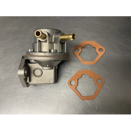 Mechanische Benzinpumpe am Motorblock